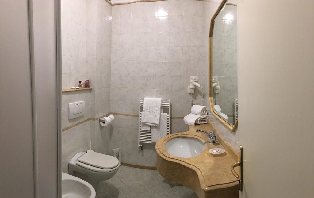Hotel Da Filie' Querceta Eksteriør billede